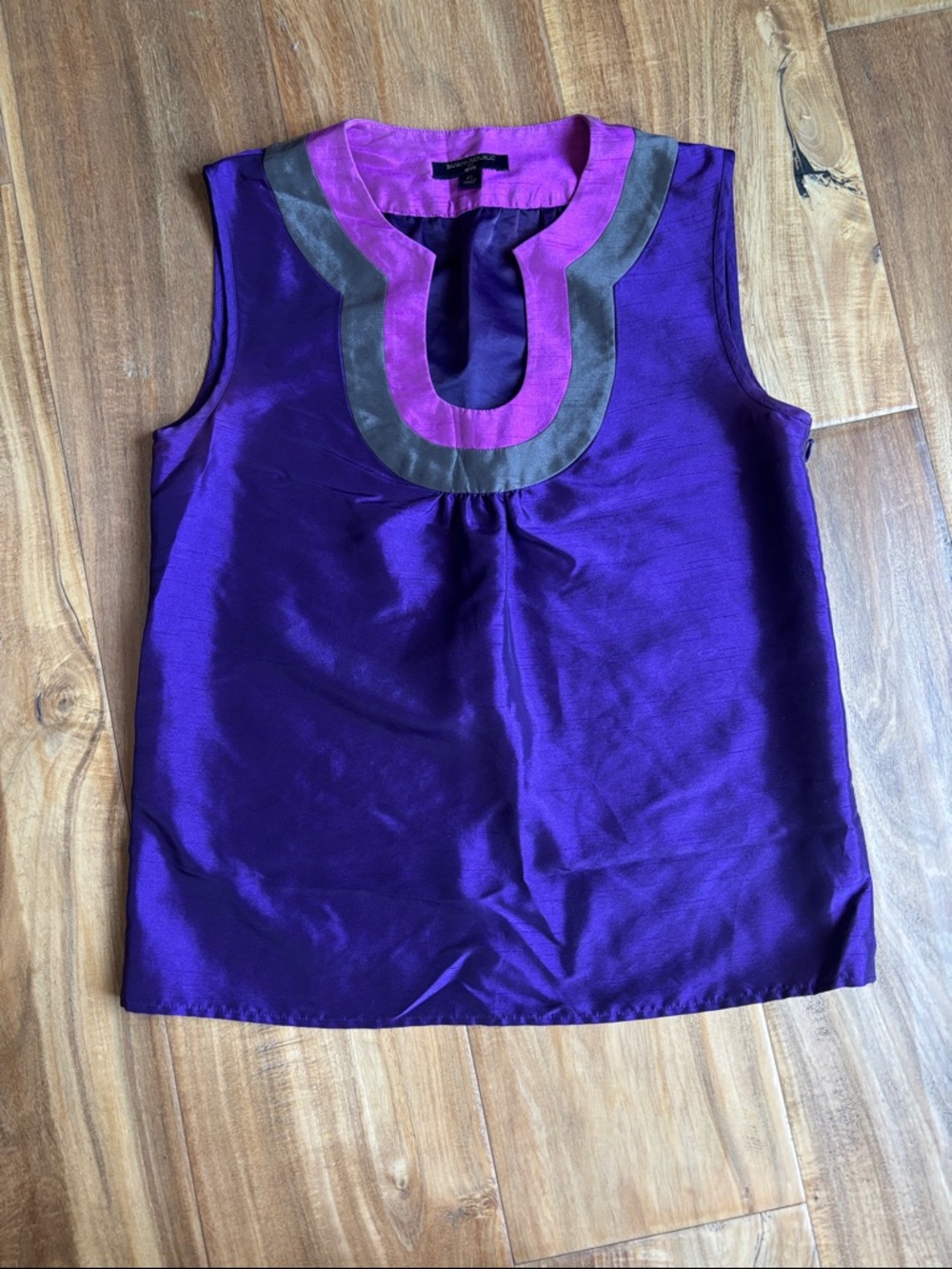 Banana Republic Purple Sleeveless Top with Pink & Gray Neck Trim